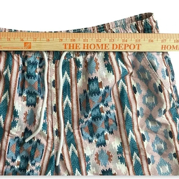 AE 5” Men’s Swim Trunks Size L Geo Print - Picture 6 of 7